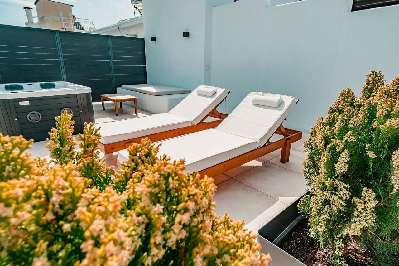 Apartment With Magical View & Jacuzzi