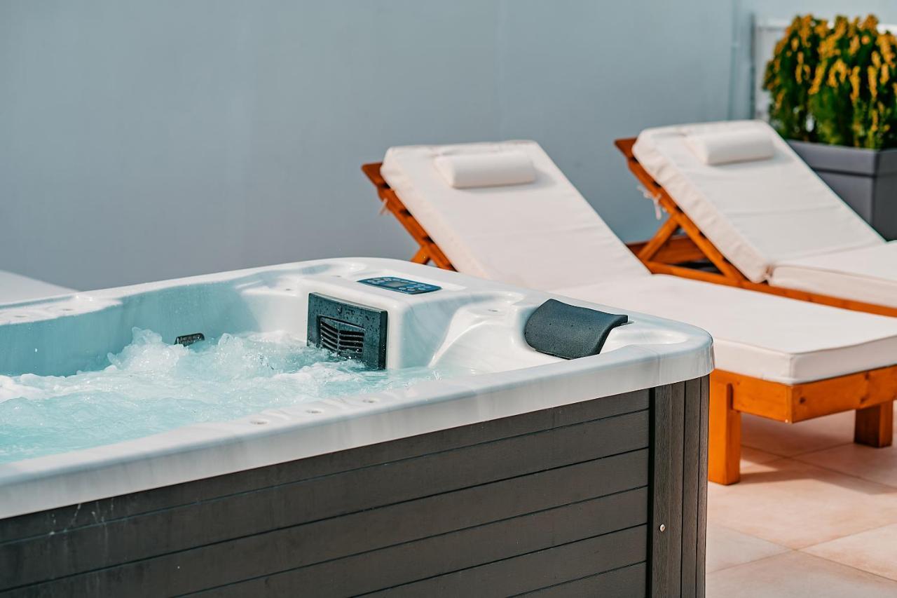 Apartament With Magical View & Jacuzzi *